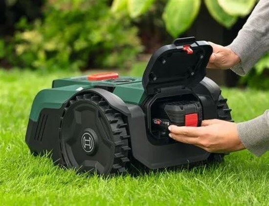 Bosch Visimow 18V-200 Akülü (1*5,0Ah) Robotik Çim Biçme + Bıçak - 06008E1102