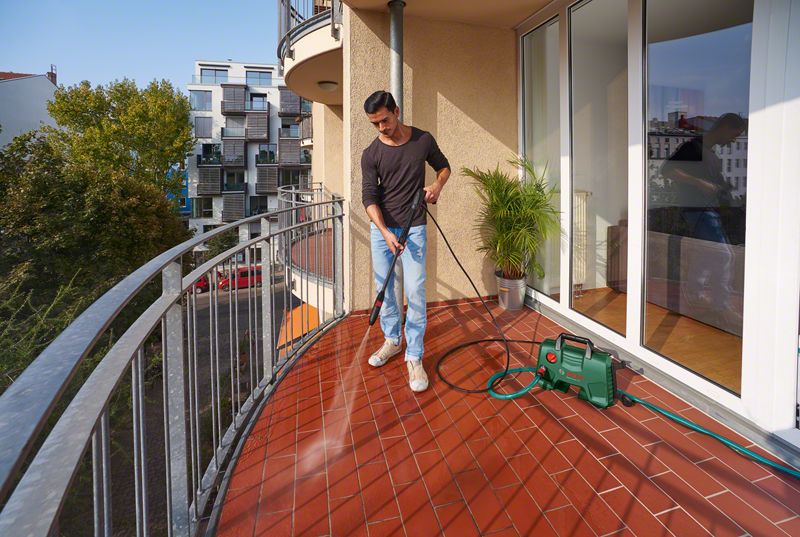 BOSCH EASY AQUATAK 120 Yüksek Basınçlı Yıkama Makinesi (0 600 8A7 901)