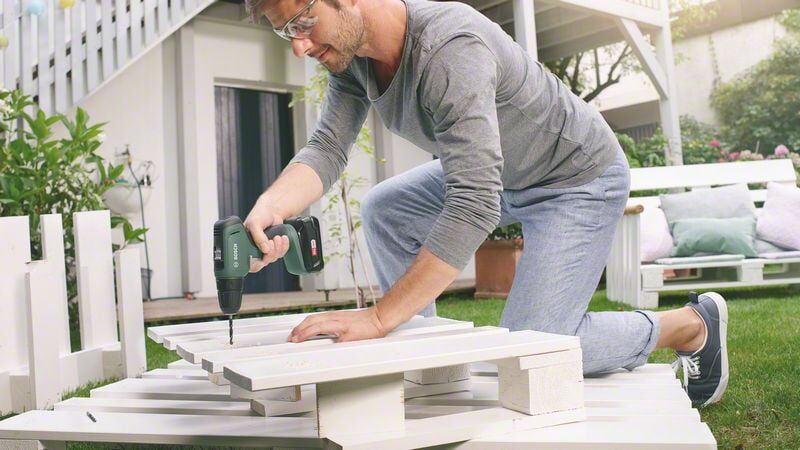 Bosch UniversalDrill 18 Çift Akülü Delme Vidalama Makinesi (2 x 1,5Ah)