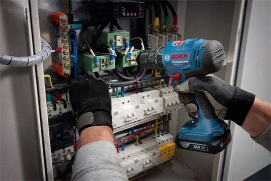 Bosch Professional GSB 183 Tek Akülü 2 Ah Darbeli Matkap Şarjlı  + GBH 240 Kırıcı Delici + V-Line 103 Parça Aksesuar Seti