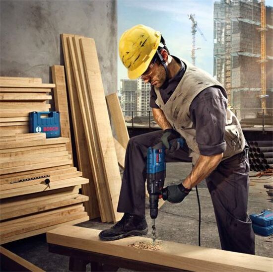 Bosch Professional GSB 183 Tek Akülü 2 Ah Darbeli Matkap Şarjlı  + GBH 240 Kırıcı Delici + V-Line 103 Parça Aksesuar Seti