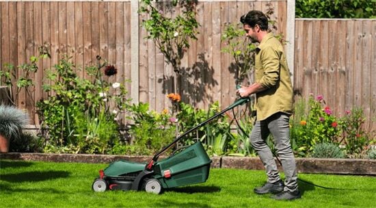 Bosch Universalrotak 37-555 Çim Biçme Makinesi 1400 W + Evakat KT -1 Çelik Budama Makası