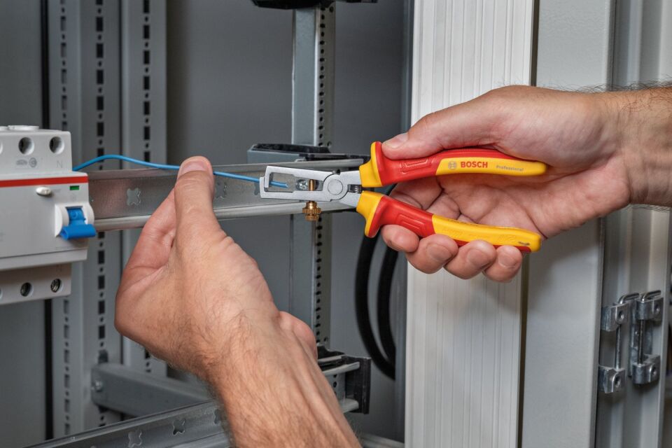 Bosch Profesyonel VDE Kablo Sıyırma Pensesi 160mm
