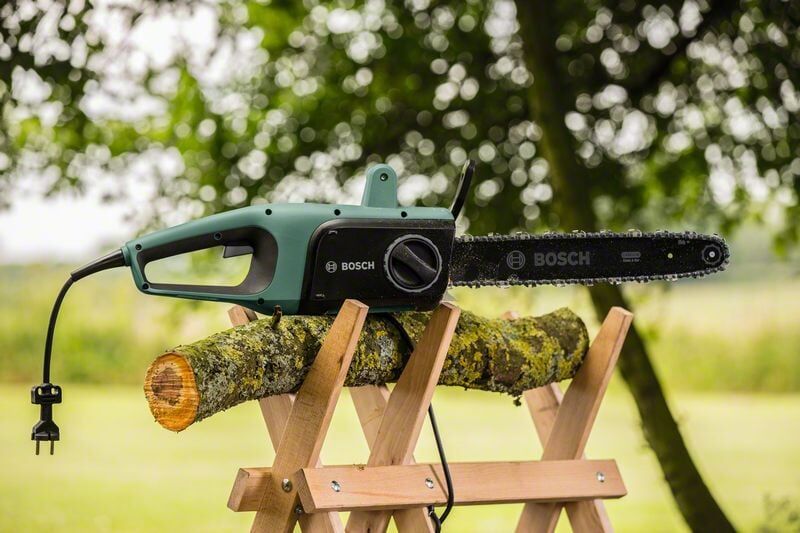 Bosch UniversalChain 40 Zincirli Ağaç Kesme Makinesi